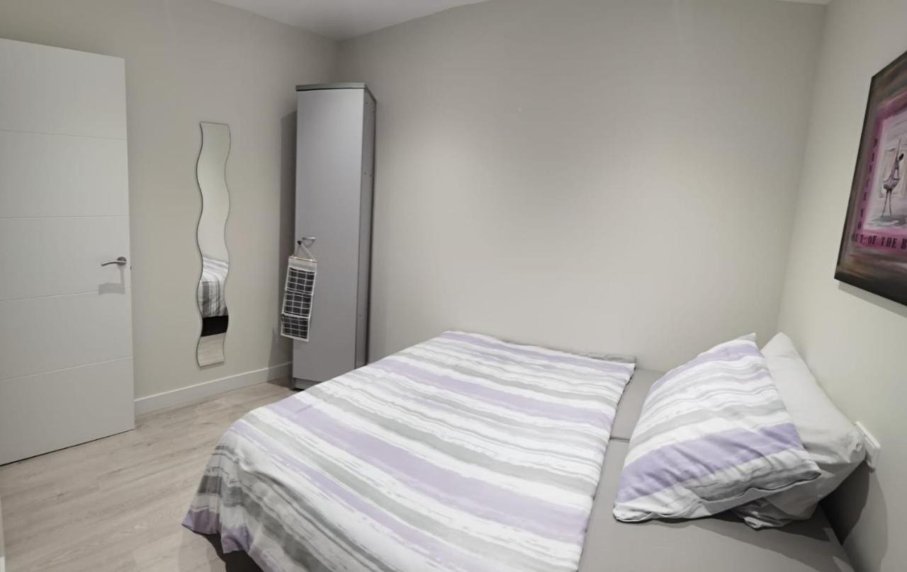 Barcelona, Apartamento De 2 Habitaciones. L'Hospitalet de Llobregat Exterior photo